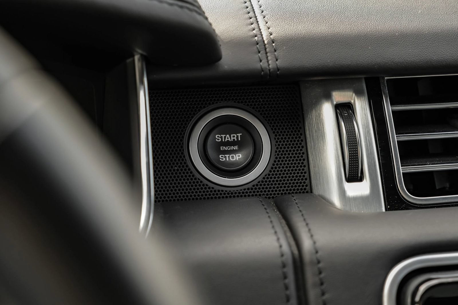 Used 2018 Land Rover Range Rover Autobiography AWD/4WD image 19