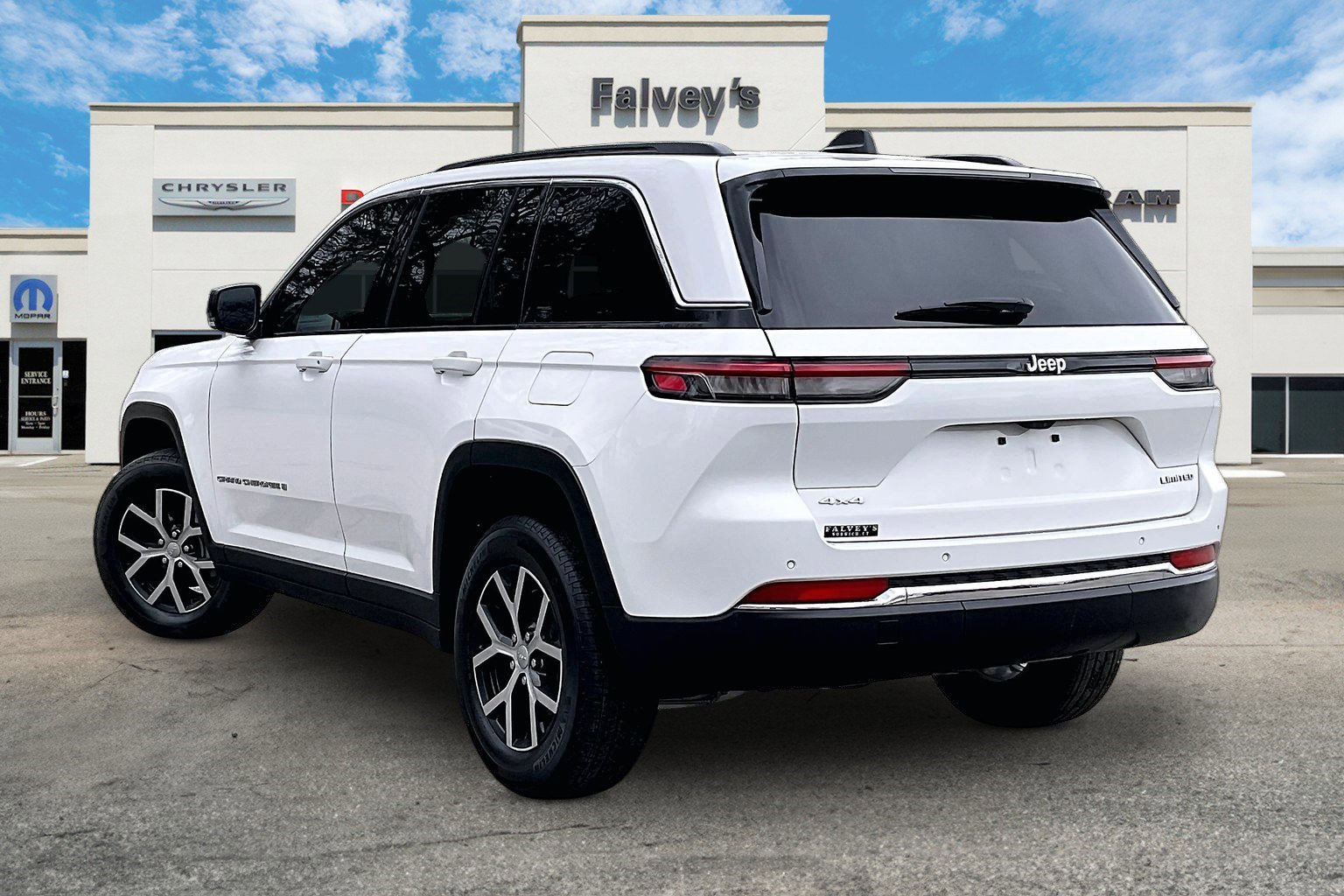 Certified 2025 Jeep Grand Cherokee Limited AWD/4WD image 12