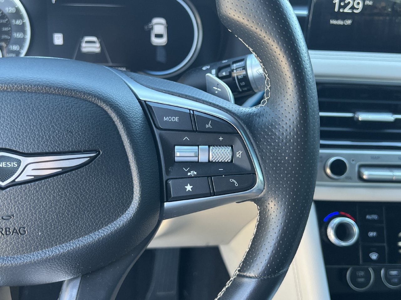 Used 2024 Genesis G70 2.5T RWD image 11
