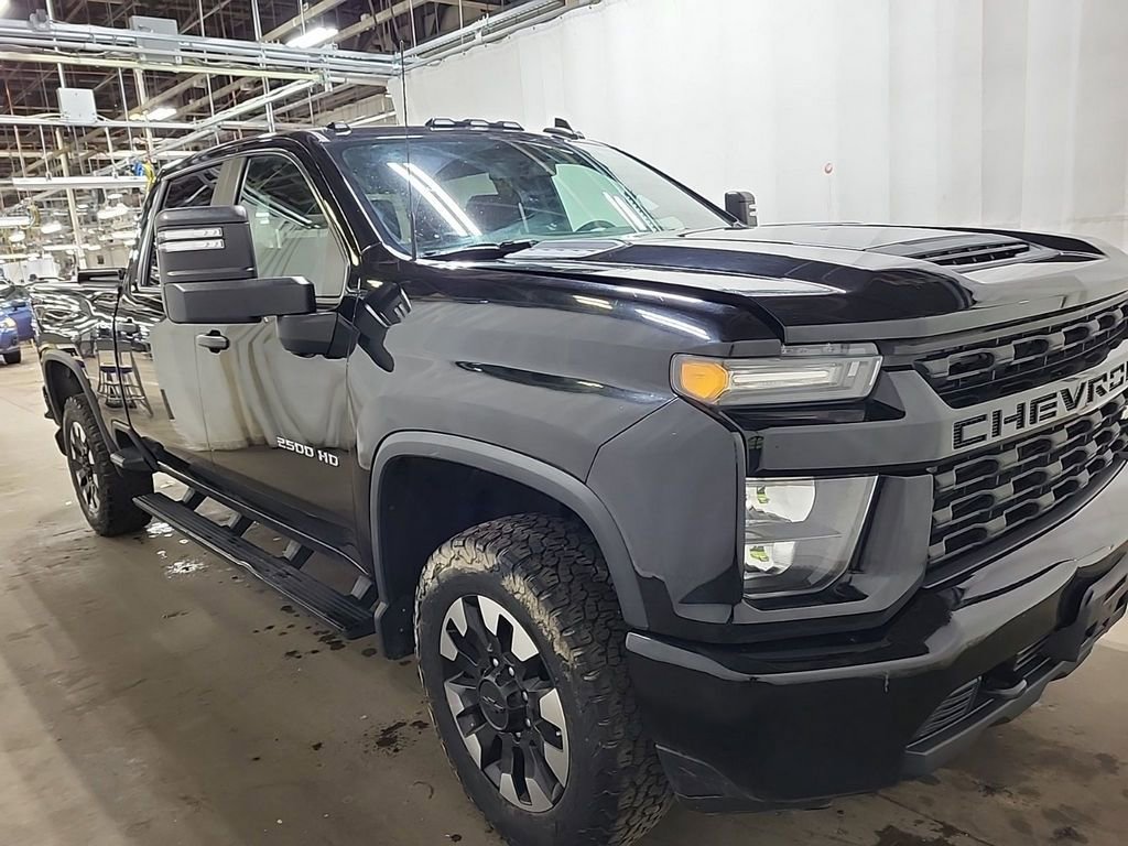 Used 2020 Chevrolet Silverado 2500 Custom w/ Custom Value Package image 3