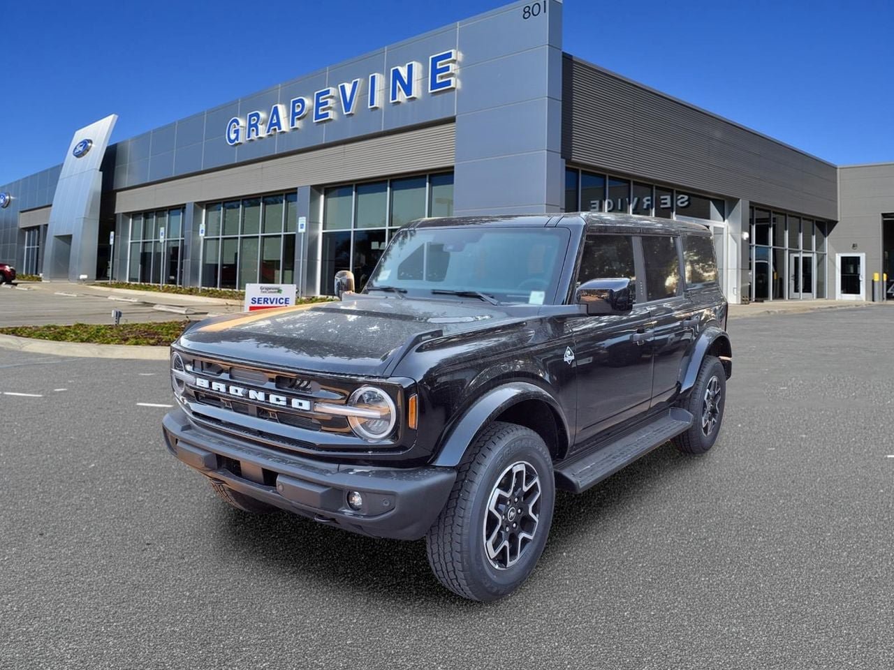 New 2026 Ford Bronco Outer Banks AWD/4WD image 1