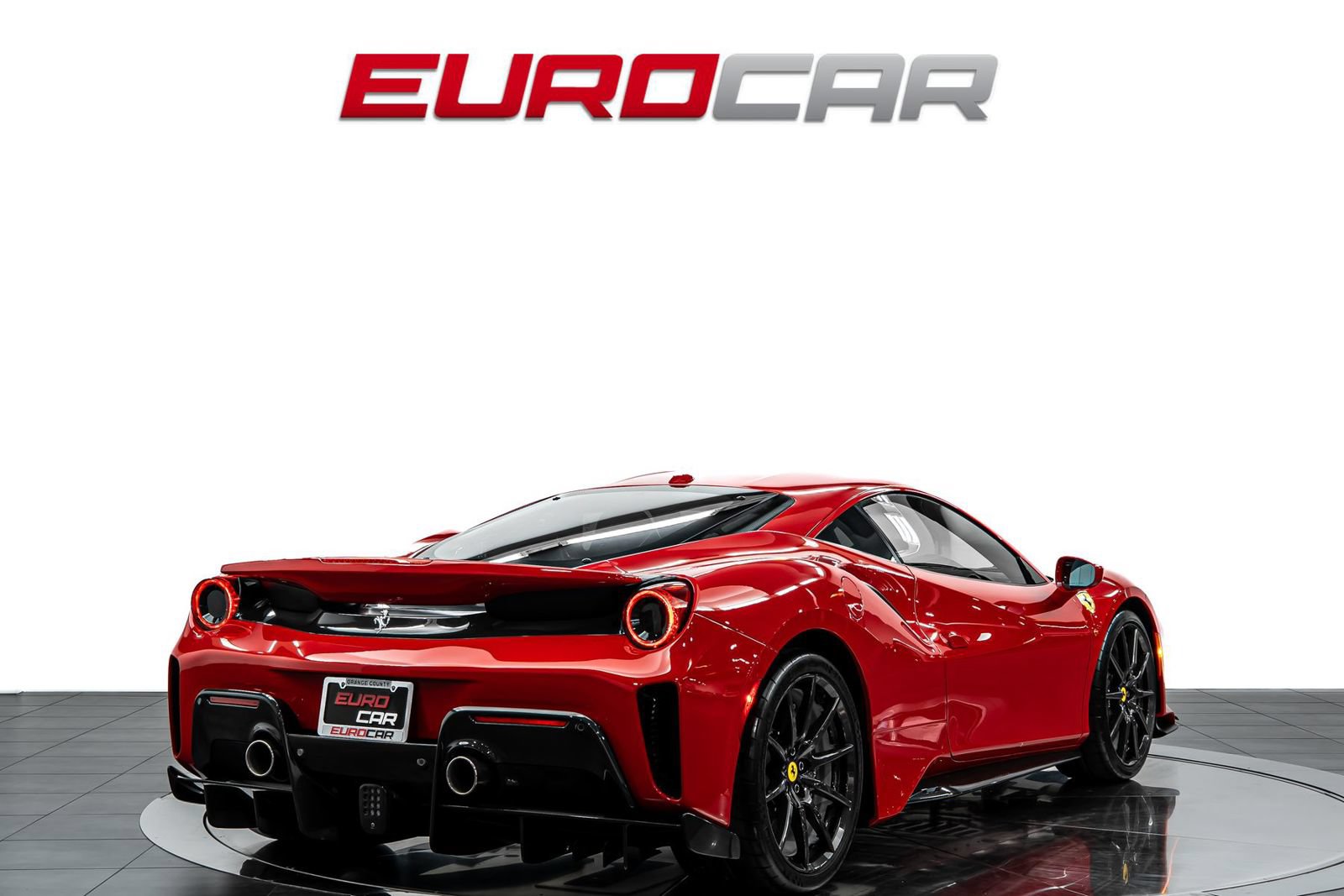 Used 2019 Ferrari 488 Pista Coupe RWD image 5