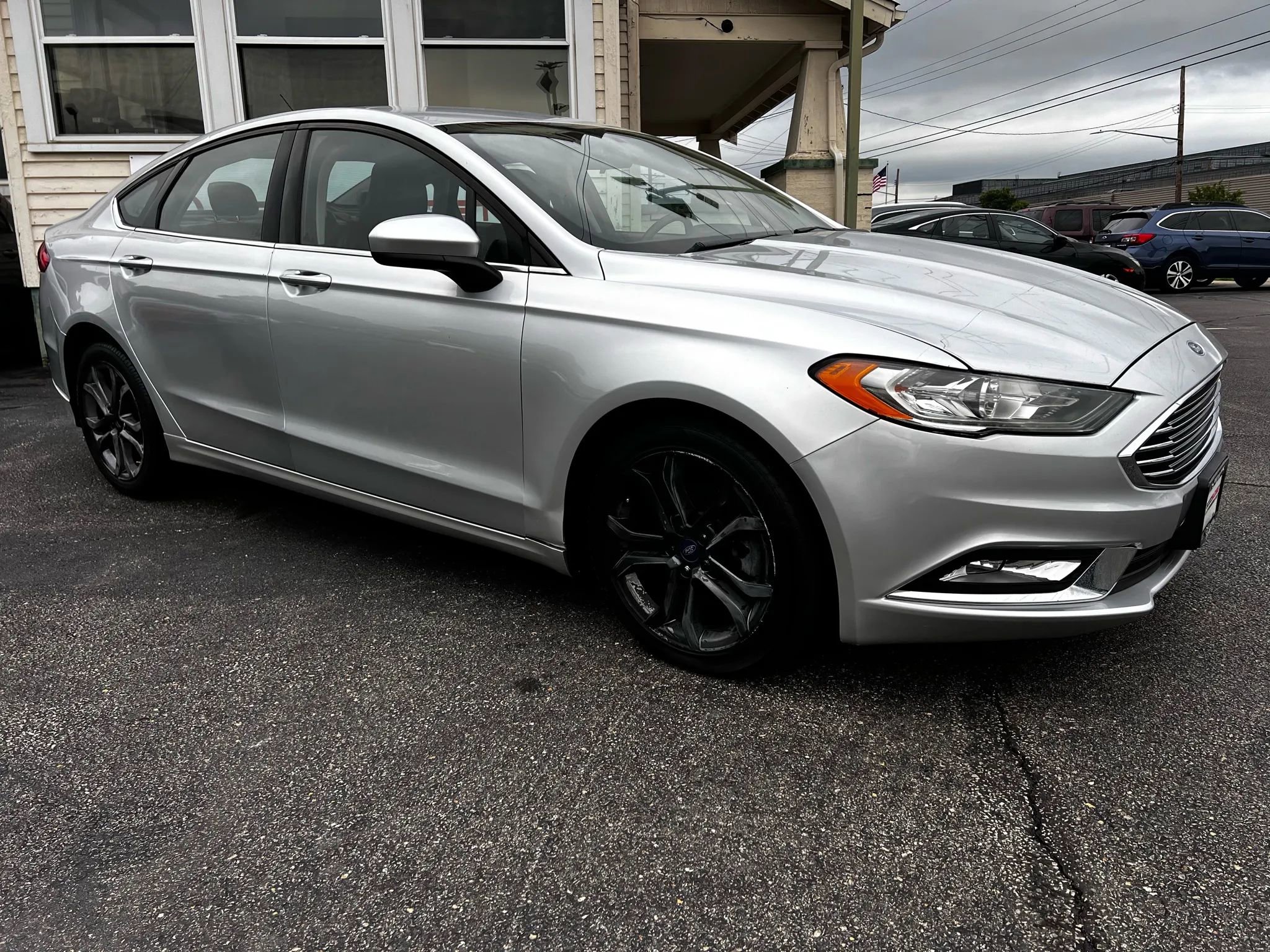 Used 2018 Ford Fusion SE w/ Equipment Group 201A image 5