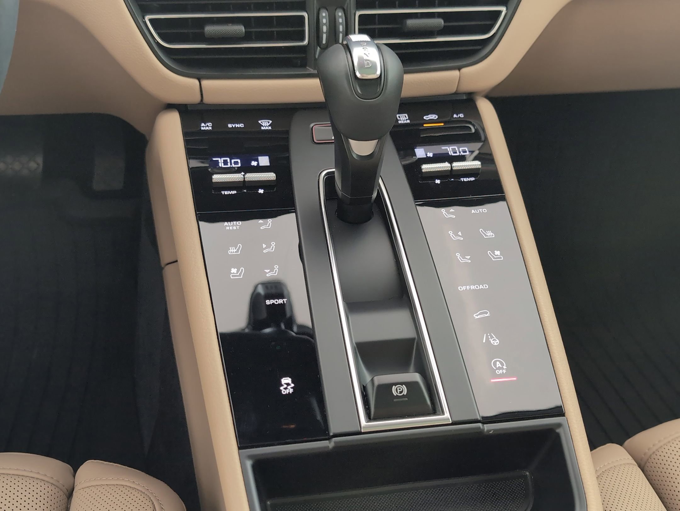 Used 2025 Porsche Macan image 23