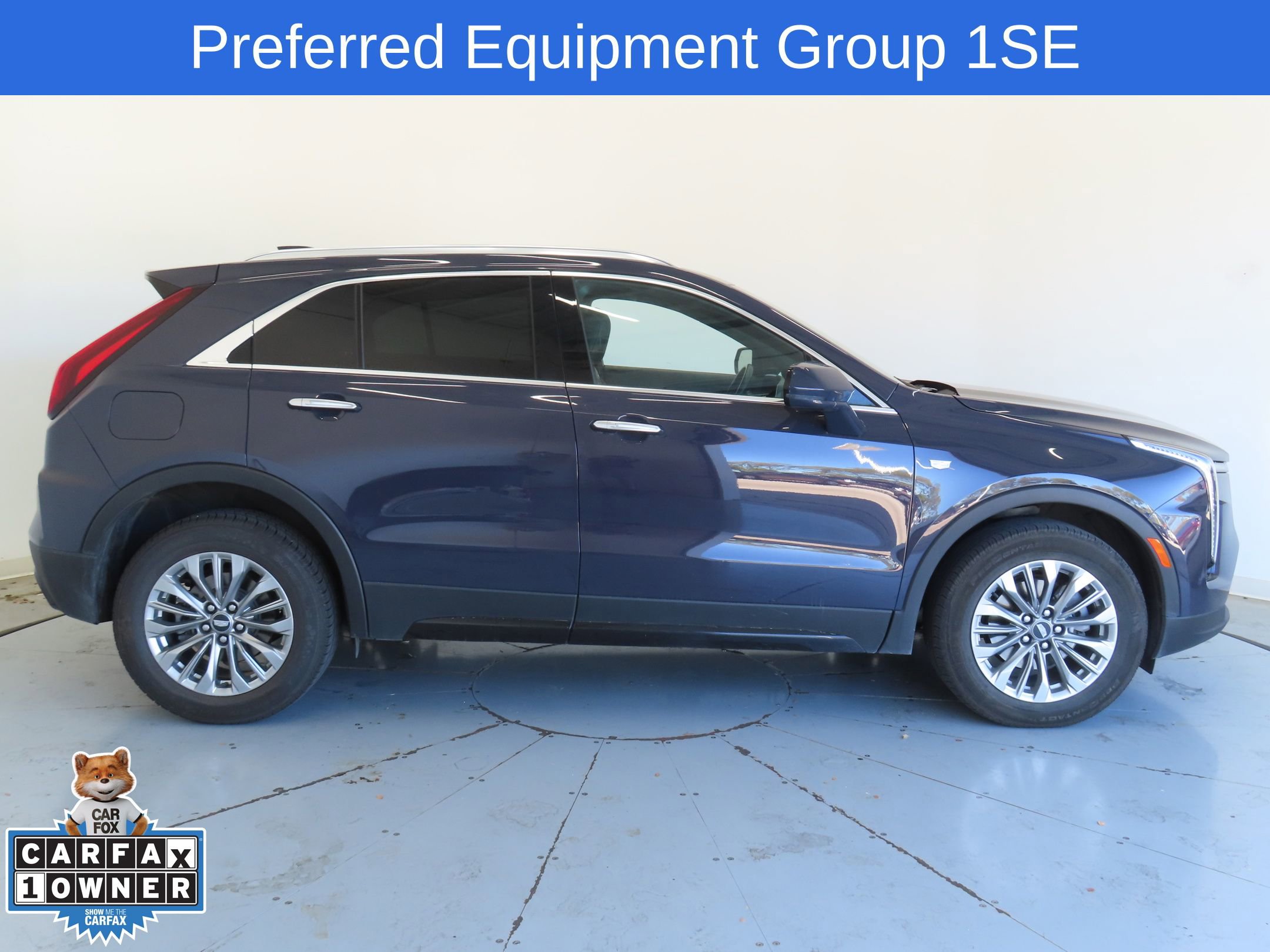 Used 2024 Cadillac XT4 Premium Luxury image 2