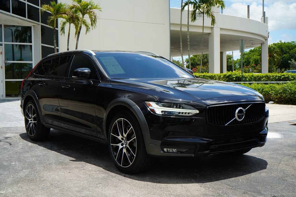 Used 2019 Volvo V90 T6 Cross Country AWD/4WD image 13