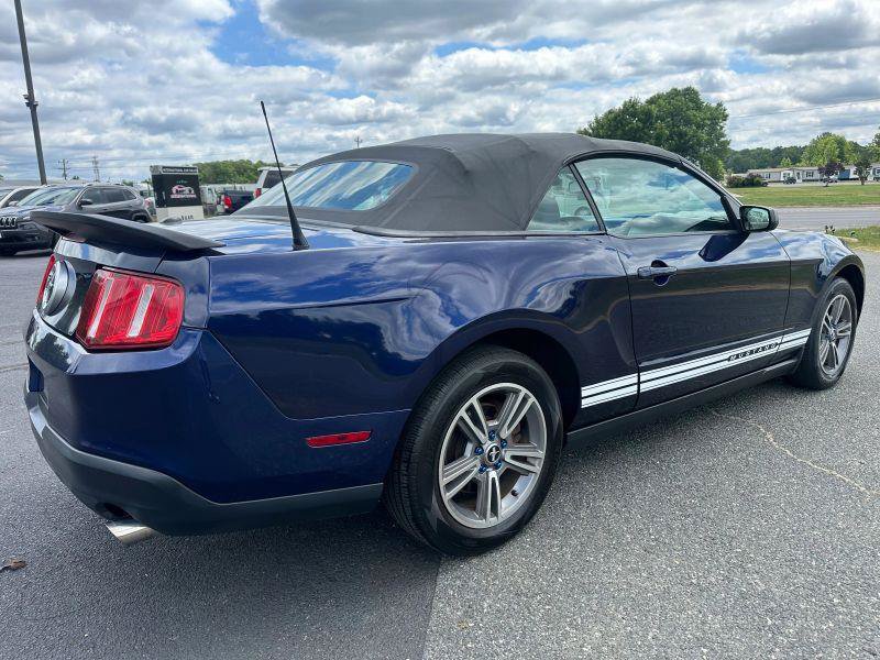 Used 2010 Ford Mustang Premium RWD image 5