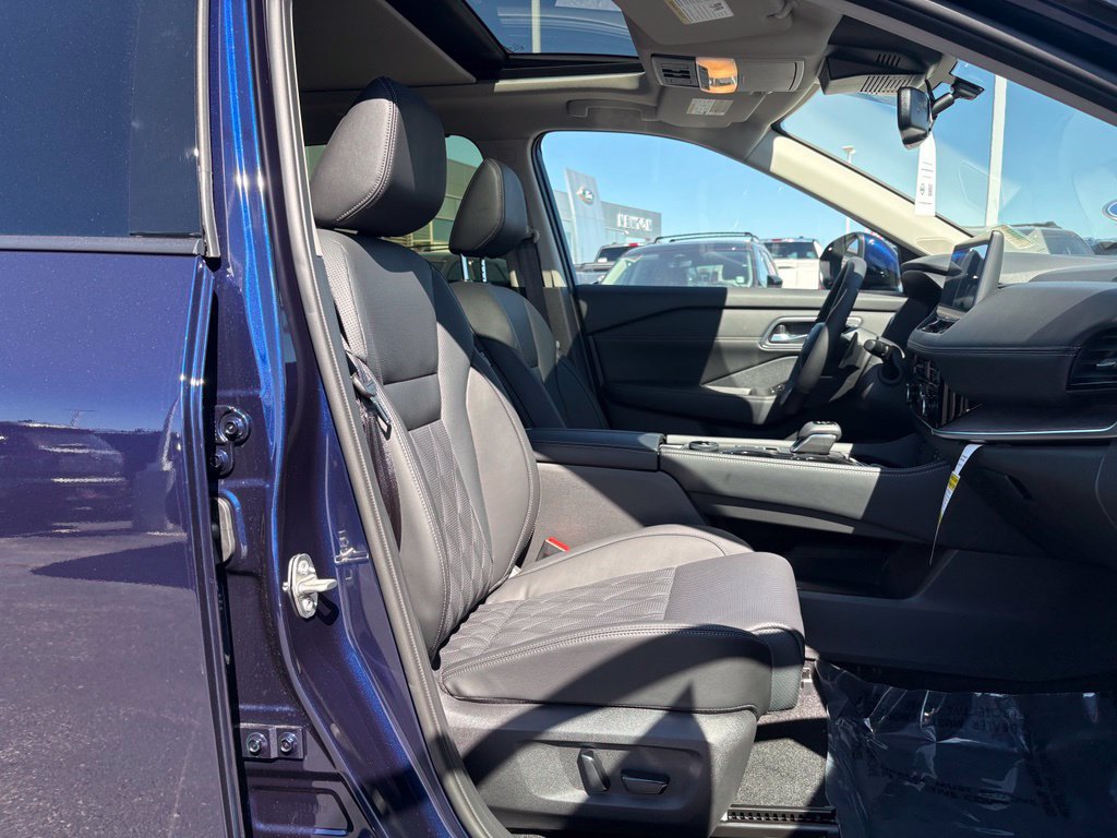 New 2026 Nissan Rogue Platinum AWD/4WD image 22