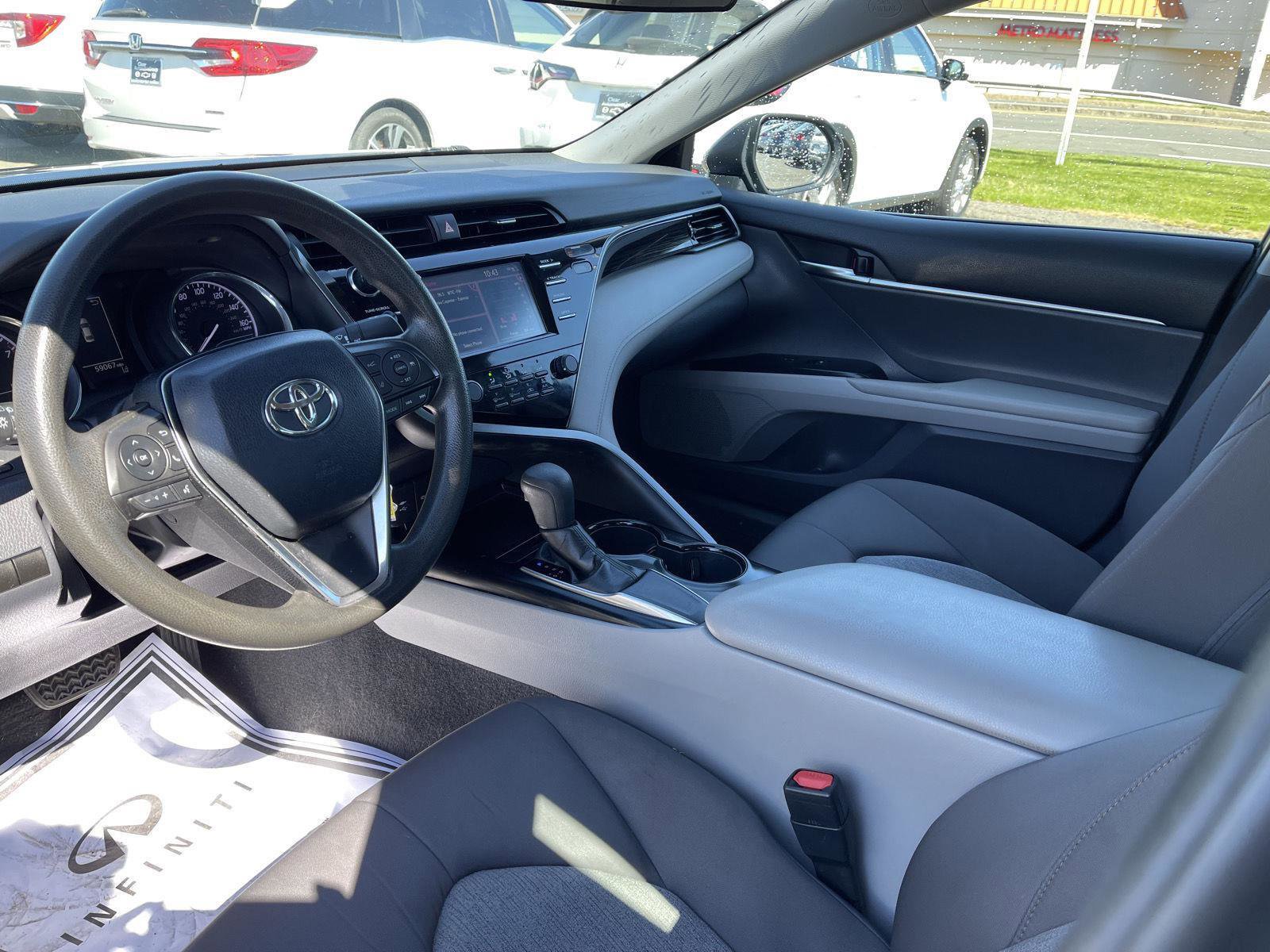 Used 2019 Toyota Camry LE image 4