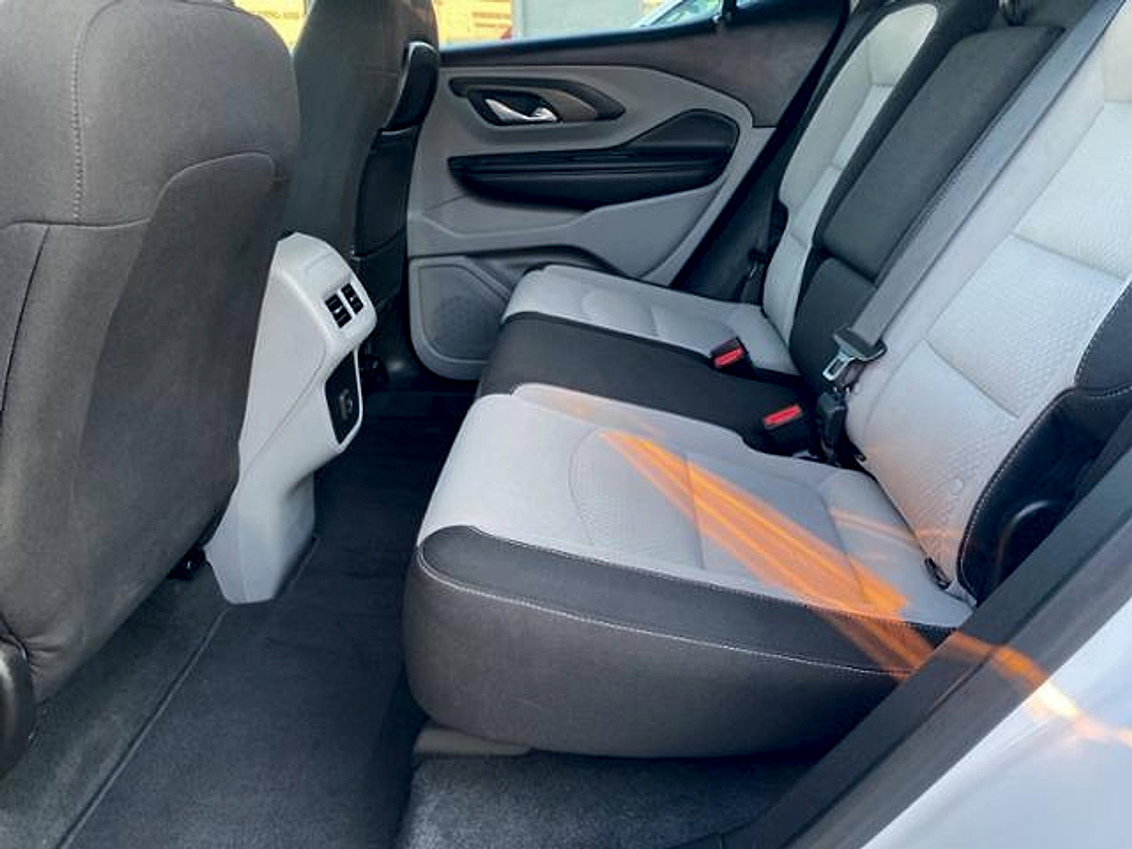 Used 2022 GMC Terrain SLE w/ Driver Convenience Package image 14