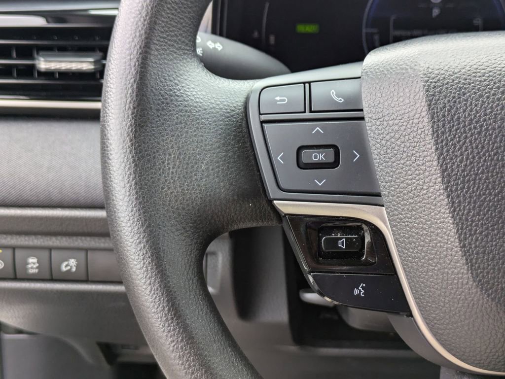 Used 2025 Toyota Camry LE image 20