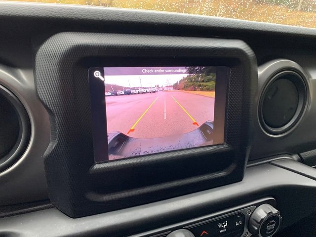 Certified 2023 Jeep Gladiator Sport image 26