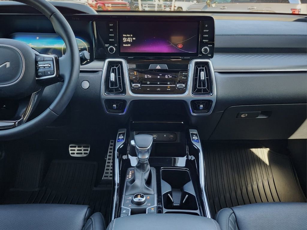 Used 2023 Kia Sorento SX image 19