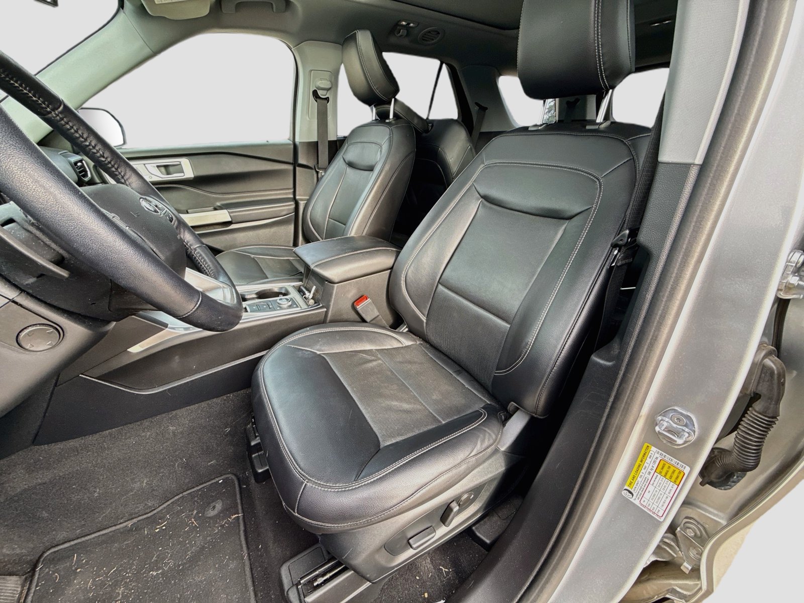 Used 2021 Ford Explorer Limited w/ Equipment Group 301A AWD/4WD image 10