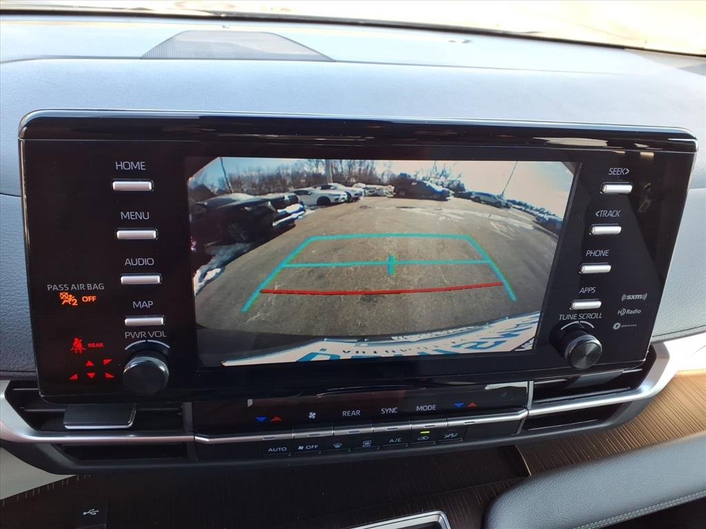 Used 2024 Toyota Sienna LE image 25