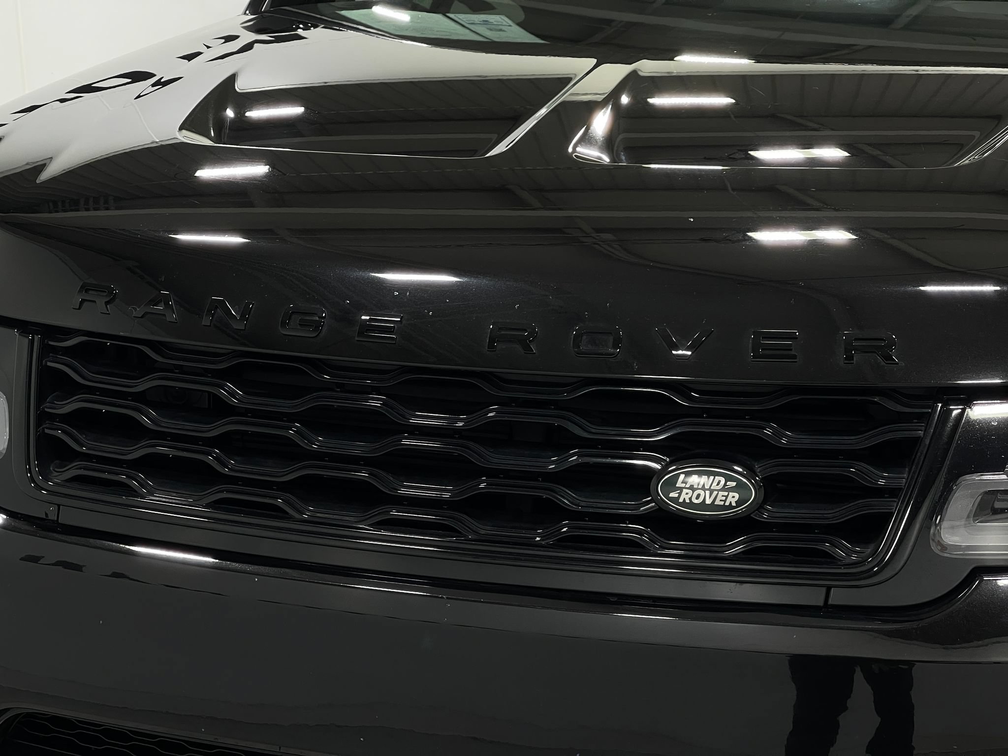Used 2020 Land Rover Range Rover Sport SVR AWD/4WD image 38