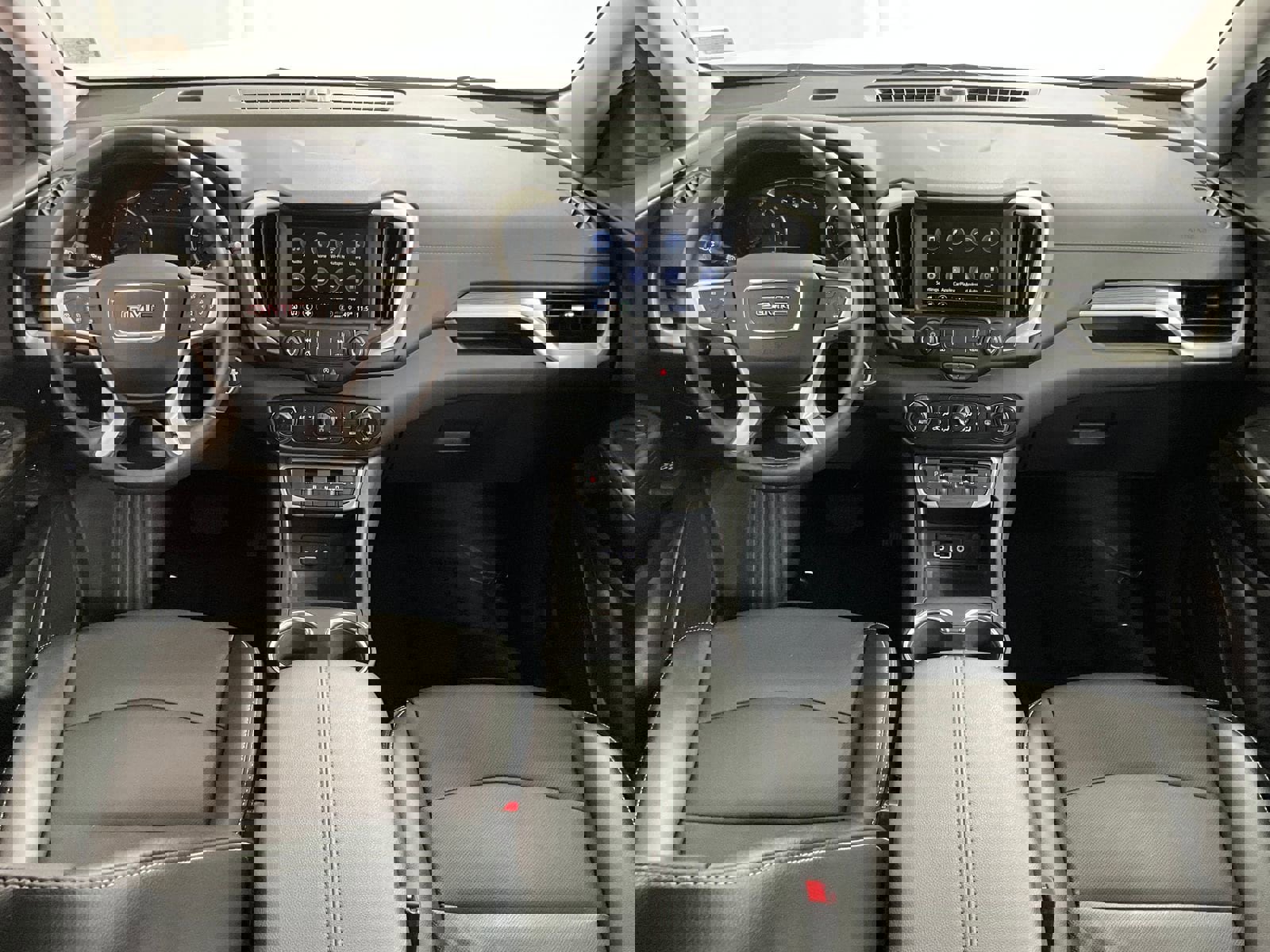 Used 2024 GMC Terrain SLT image 13