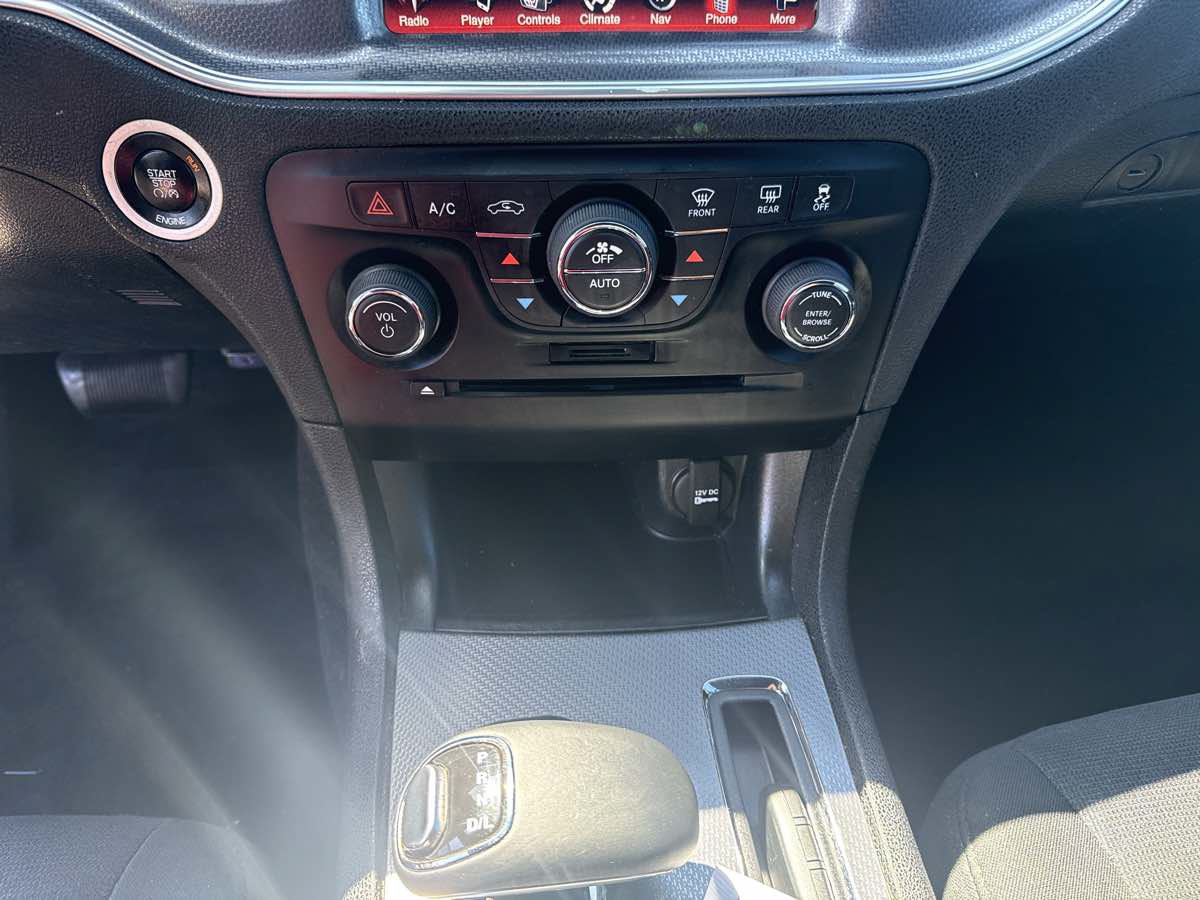 Used 2014 Dodge Charger SXT RWD image 32