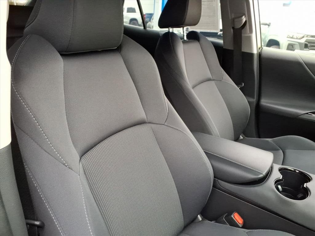 Used 2022 Toyota Venza LE image 20
