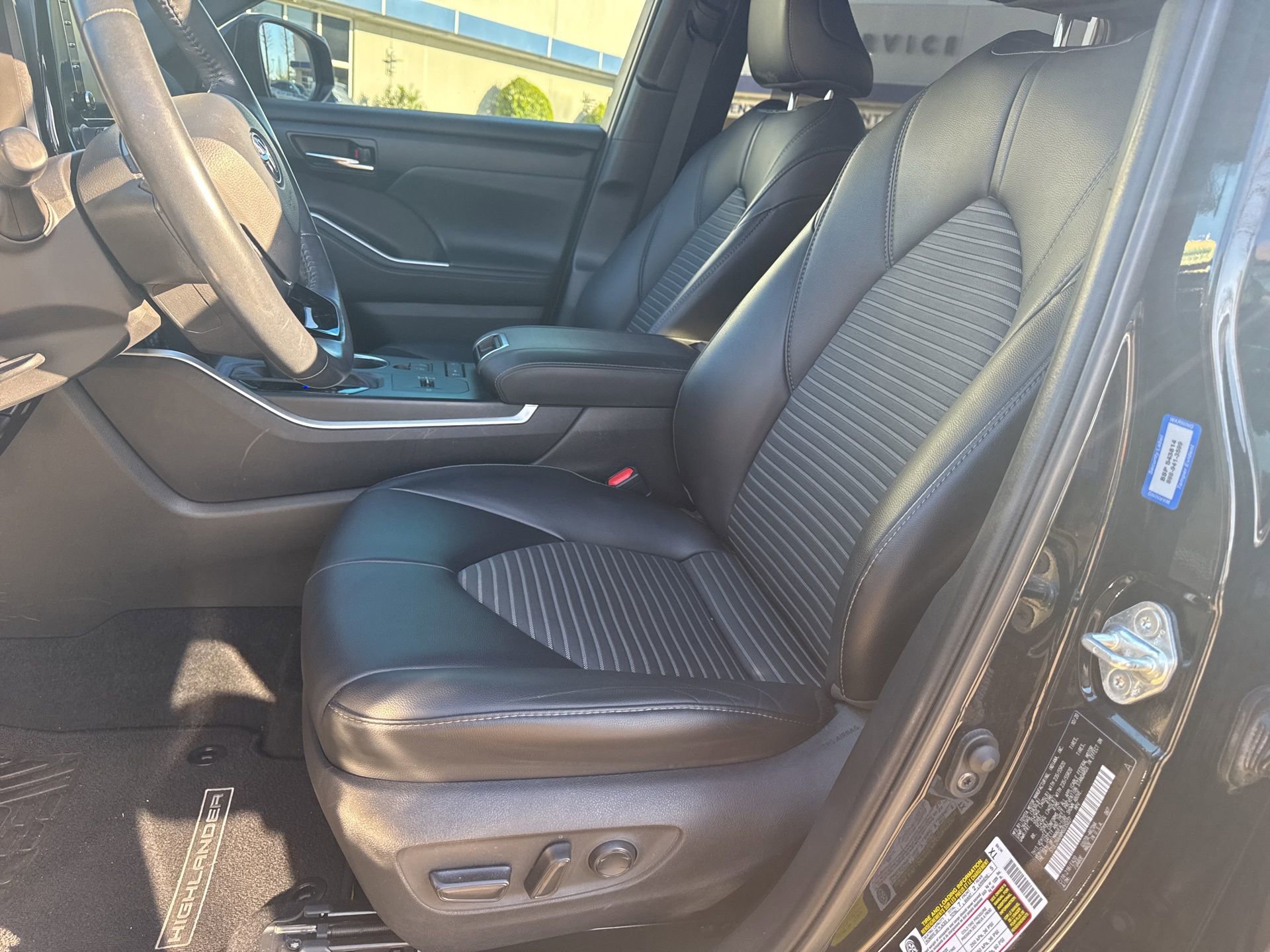 Used 2021 Toyota Highlander XSE image 6