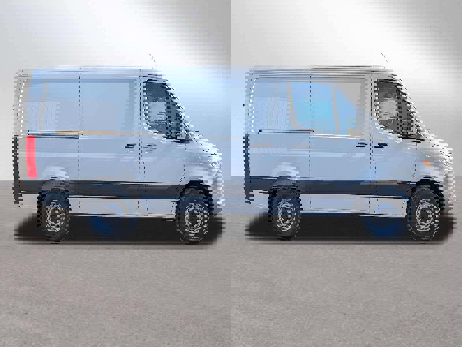 Used 2024 Mercedes-Benz Sprinter 3500 image 2