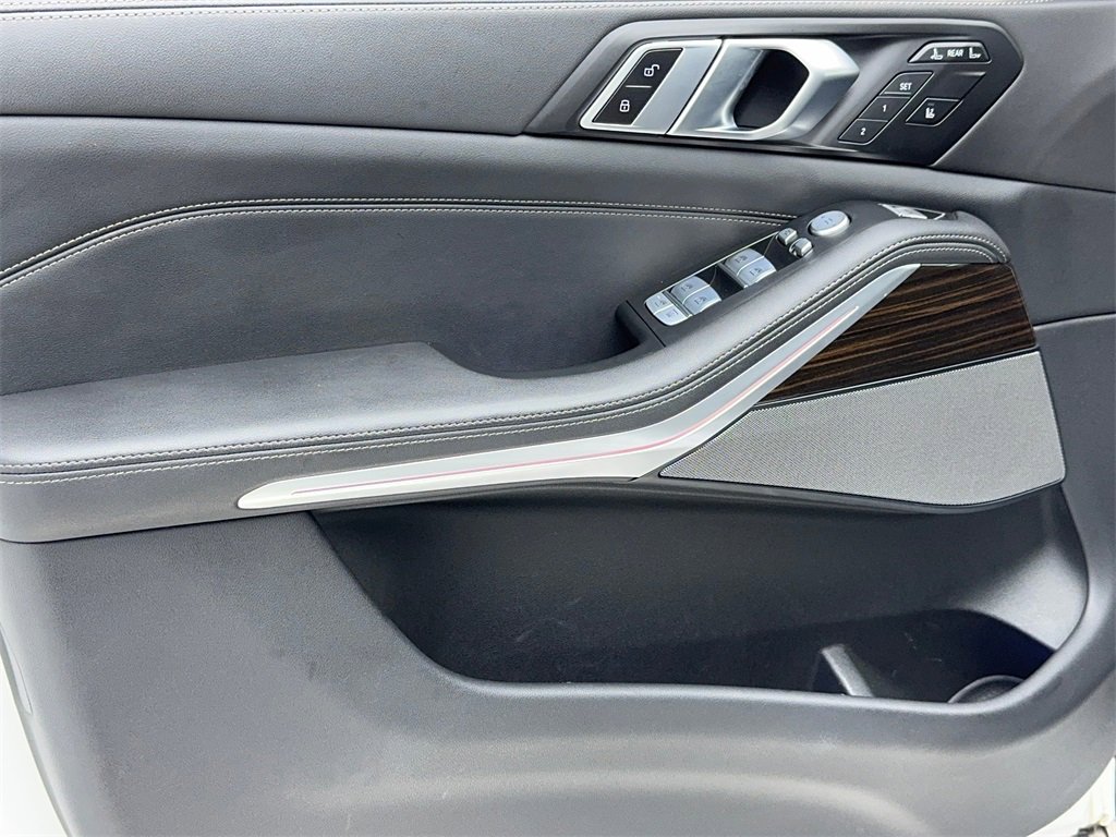 Used 2024 BMW X7 xDrive40i image 42