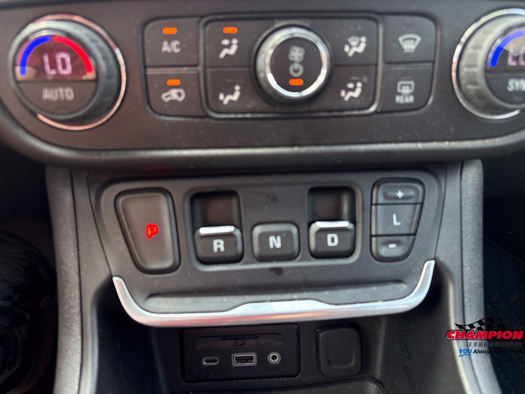 Used 2019 GMC Terrain SLT w/ Preferred Package AWD/4WD image 28