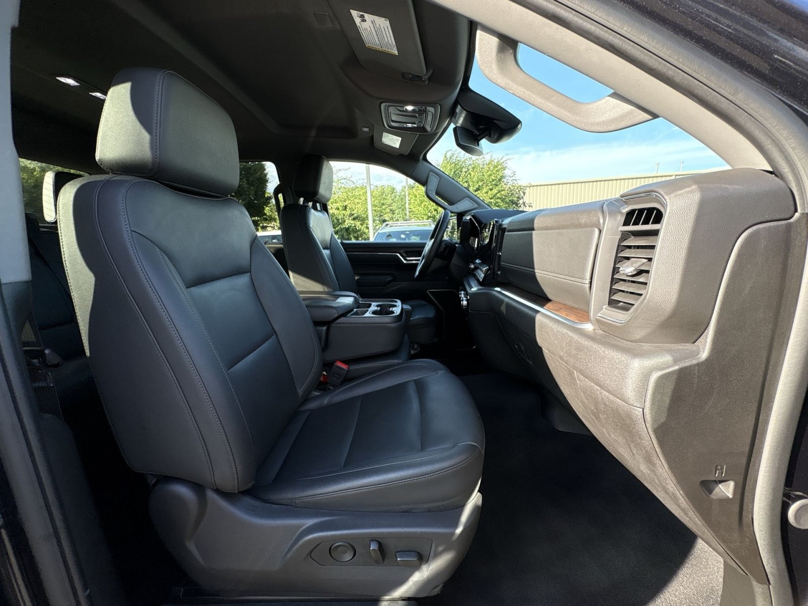 Used 2025 GMC Sierra 1500 SLT RWD image 24