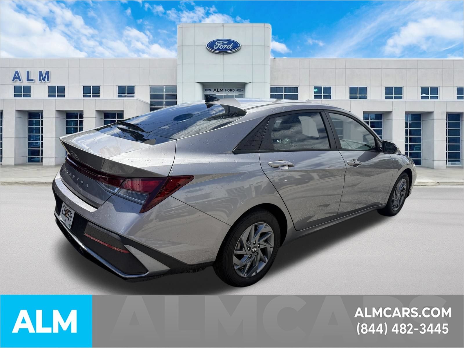 Used 2024 Hyundai Elantra SEL FWD image 5