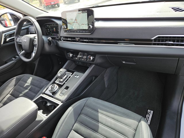 Used 2026 Nissan Rogue SL image 29
