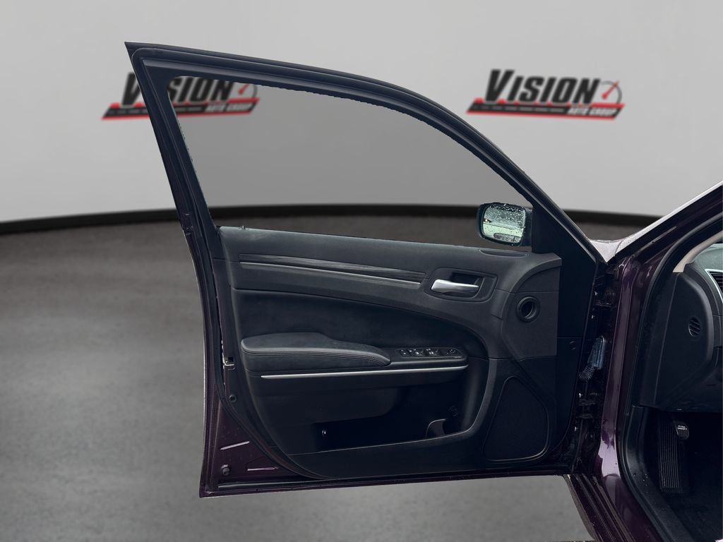 Used 2021 Chrysler 300 Touring L image 22