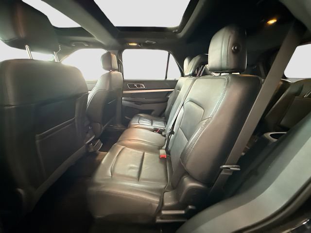 Used 2016 Ford Explorer XLT w/ Equipment Group 202A image 23