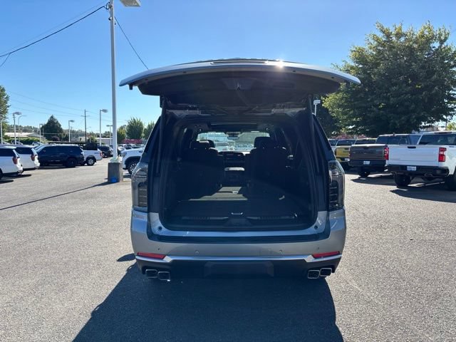 New 2026 Chevrolet Suburban High Country w/ Sun And Tow Package AWD/4WD image 32