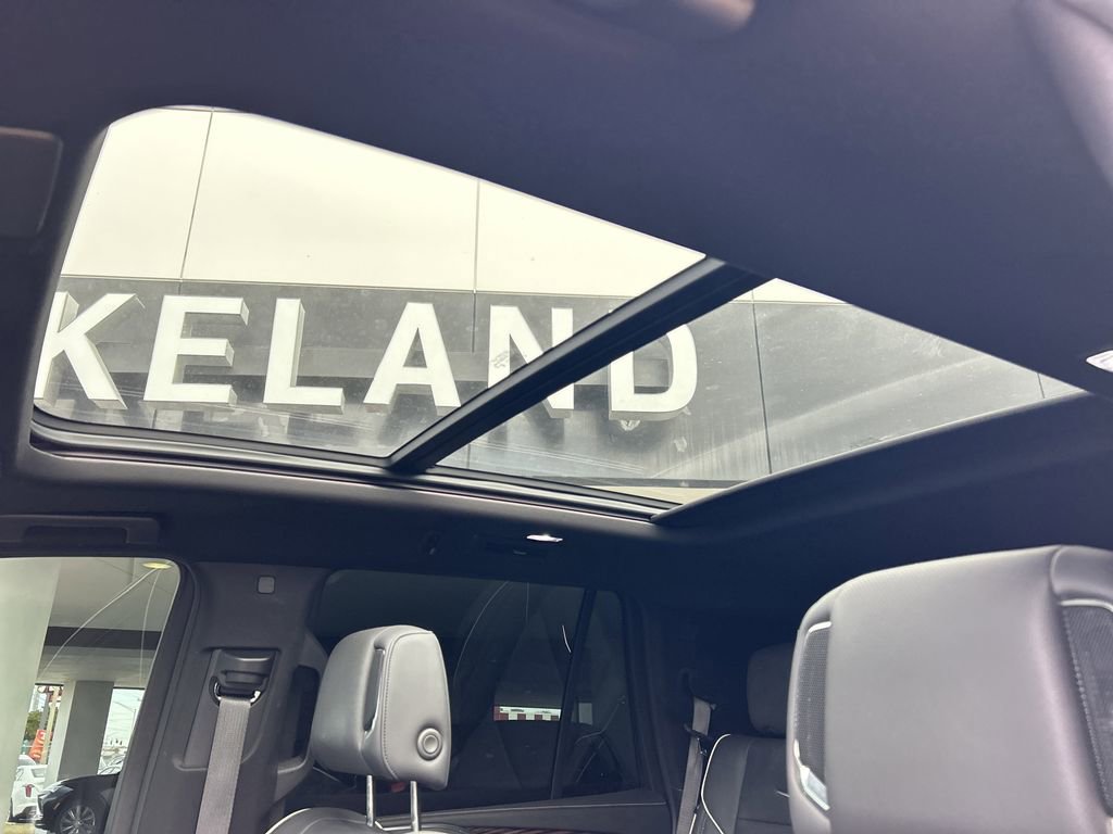 Certified 2024 Cadillac Escalade Premium Luxury image 23