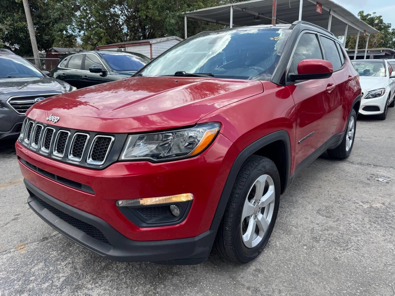 Used 2018 Jeep Compass Latitude image 2