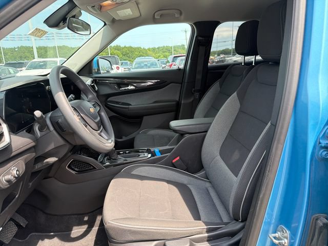 Used 2025 Chevrolet TrailBlazer LT AWD/4WD image 7