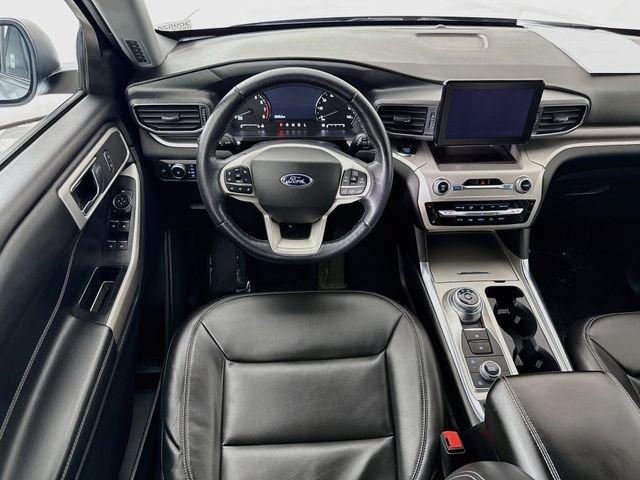Used 2022 Ford Explorer XLT w/ Equipment Group 202A AWD/4WD image 22