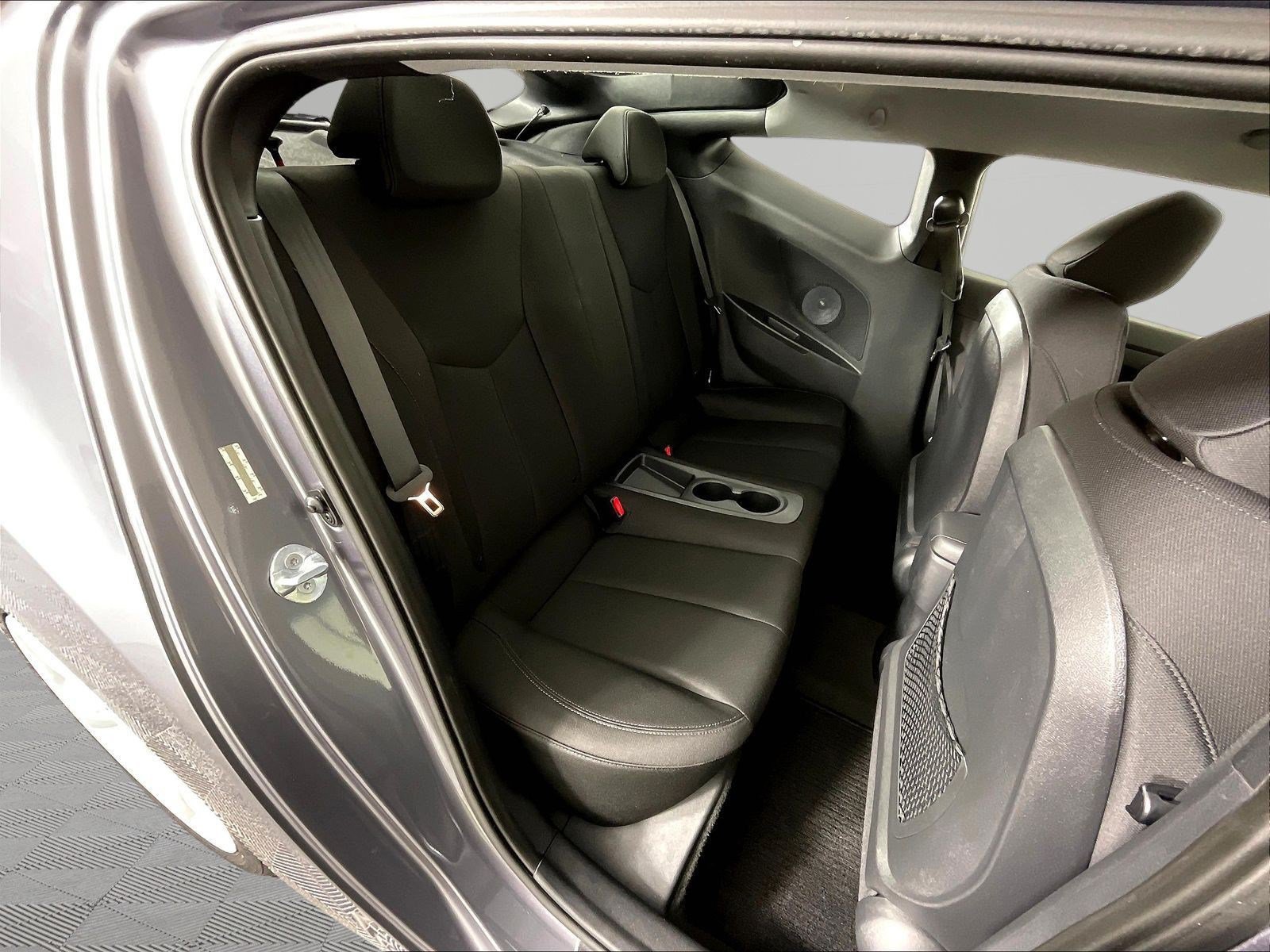 Used 2013 Hyundai Veloster FWD image 23