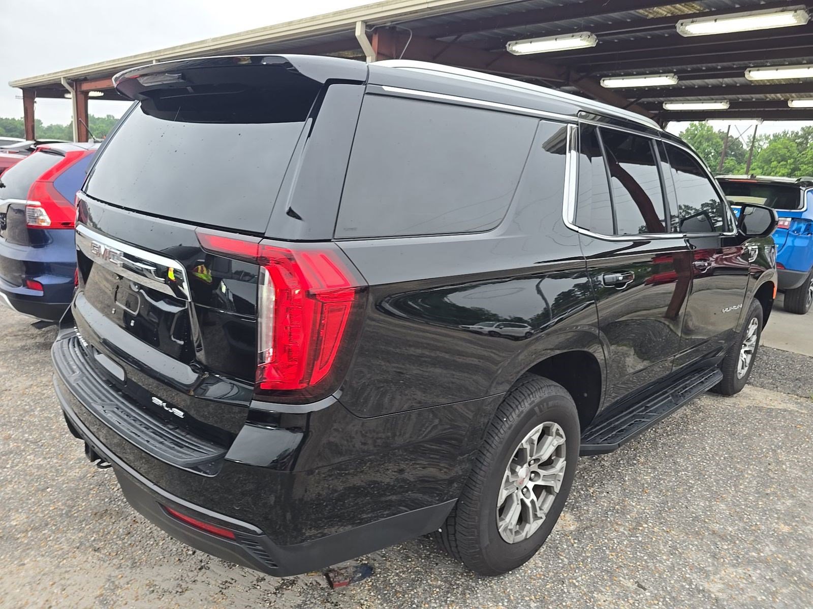 Used 2021 GMC Yukon SLE AWD/4WD image 6
