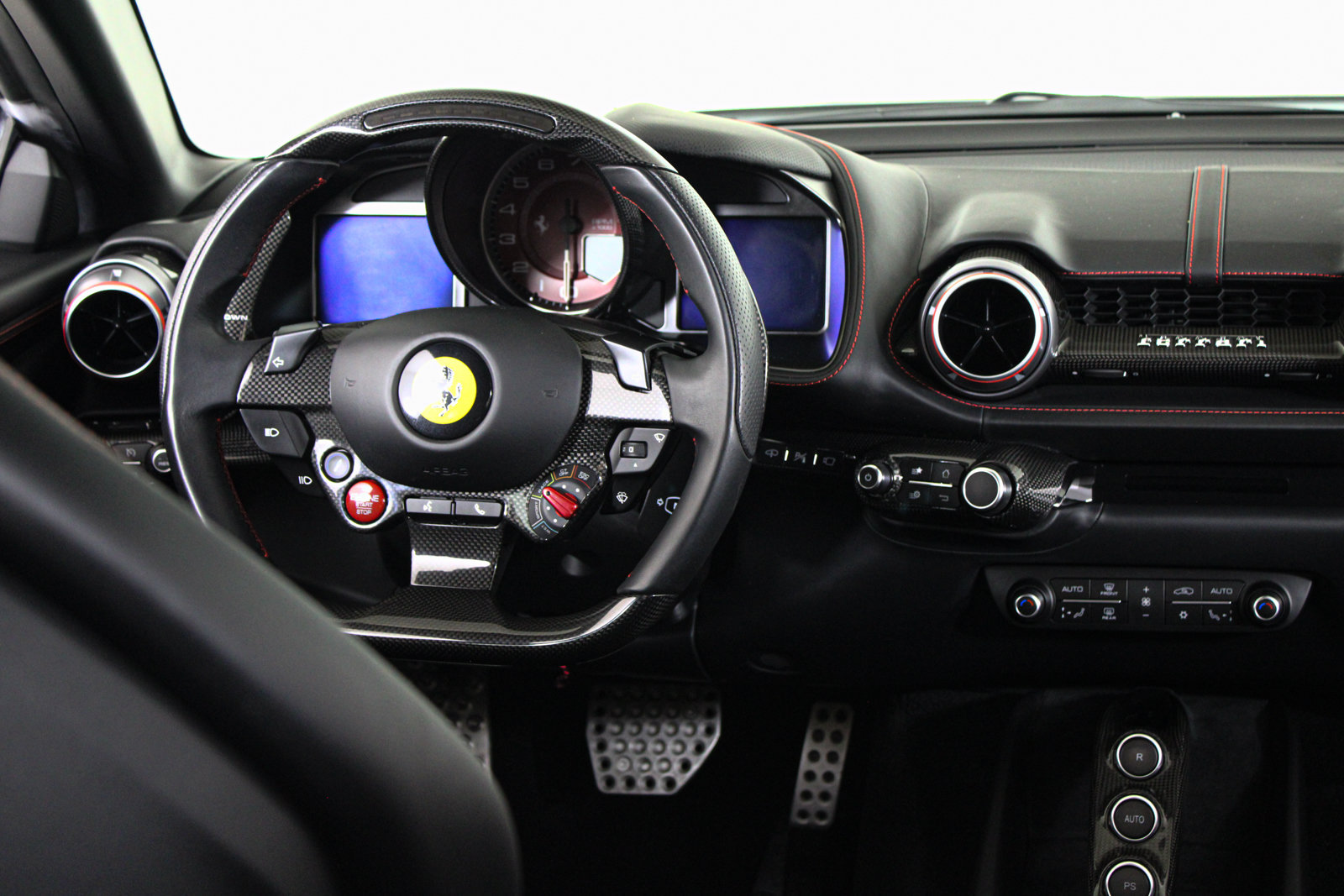 Used 2020 Ferrari 812 Superfast RWD image 59