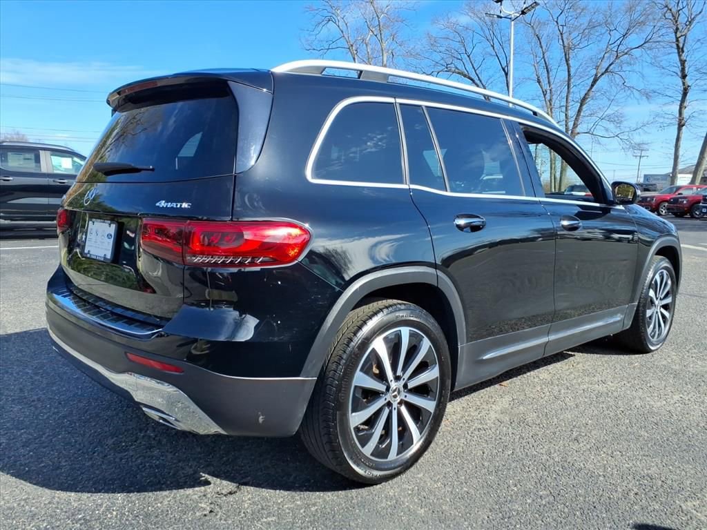 Used 2021 Mercedes-Benz GLB 250 4MATIC image 2