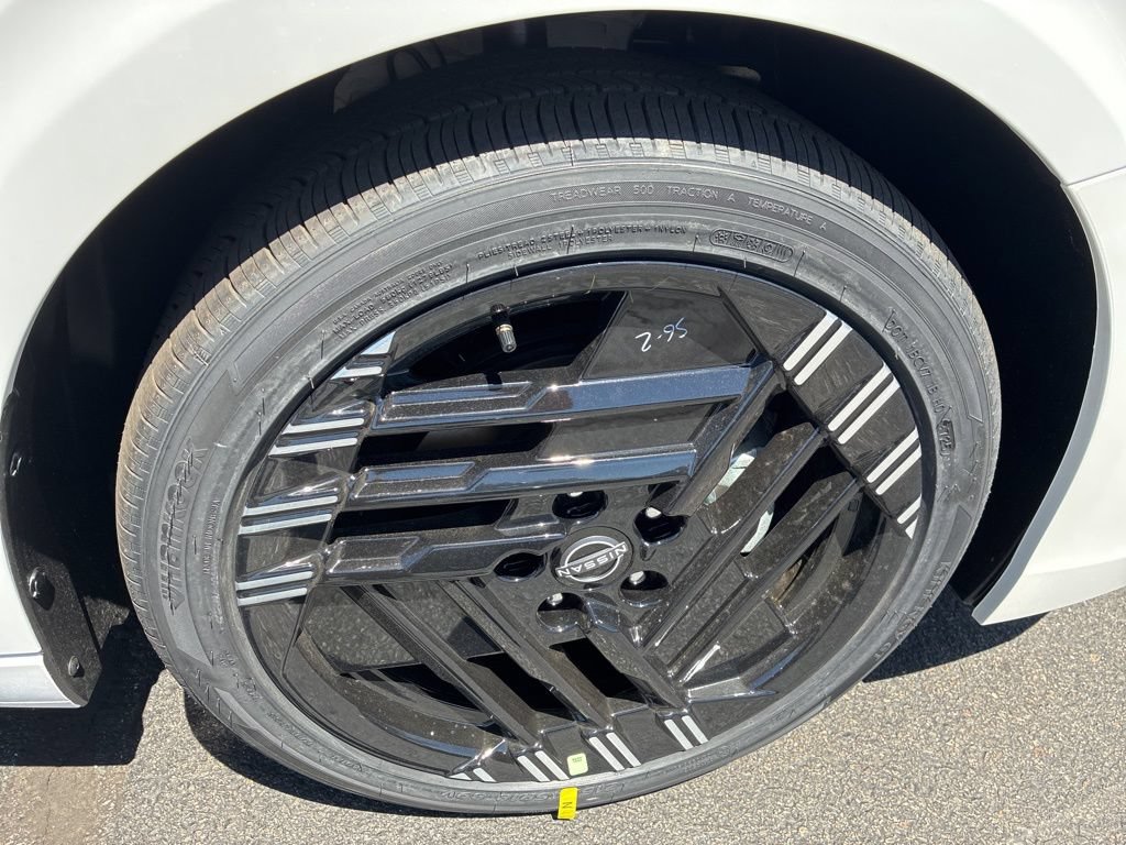 New 2026 Nissan Sentra SR w/ SR Premium Package FWD image 12