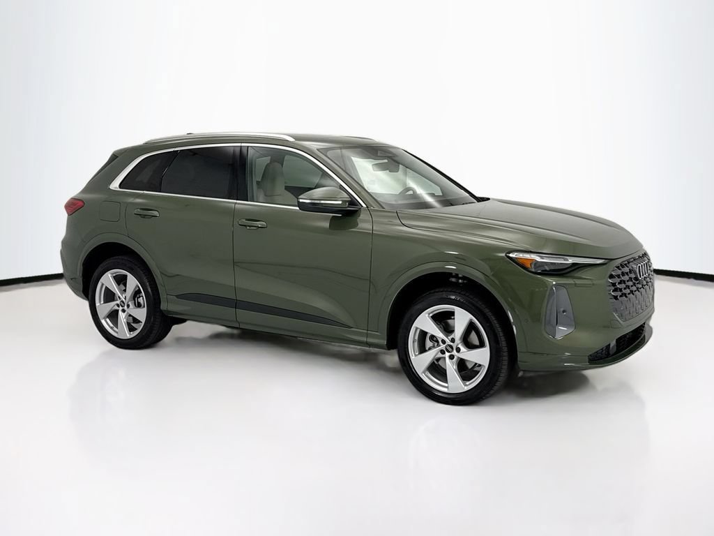 Used 2026 Audi Q5 Premium Plus w/ Premium Plus AWD/4WD image 3