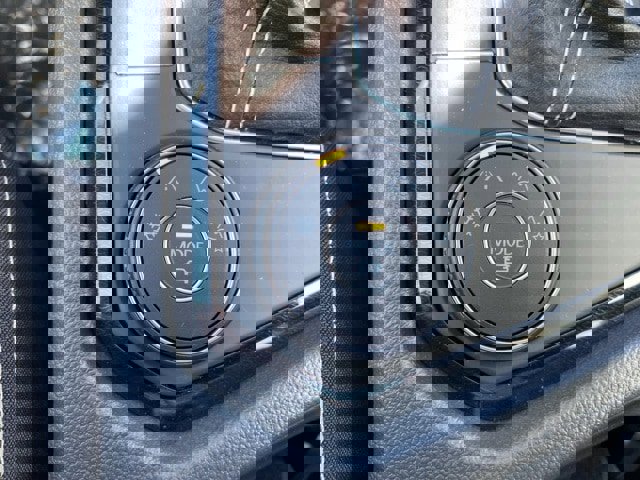 New 2025 Volkswagen Taos SE image 41