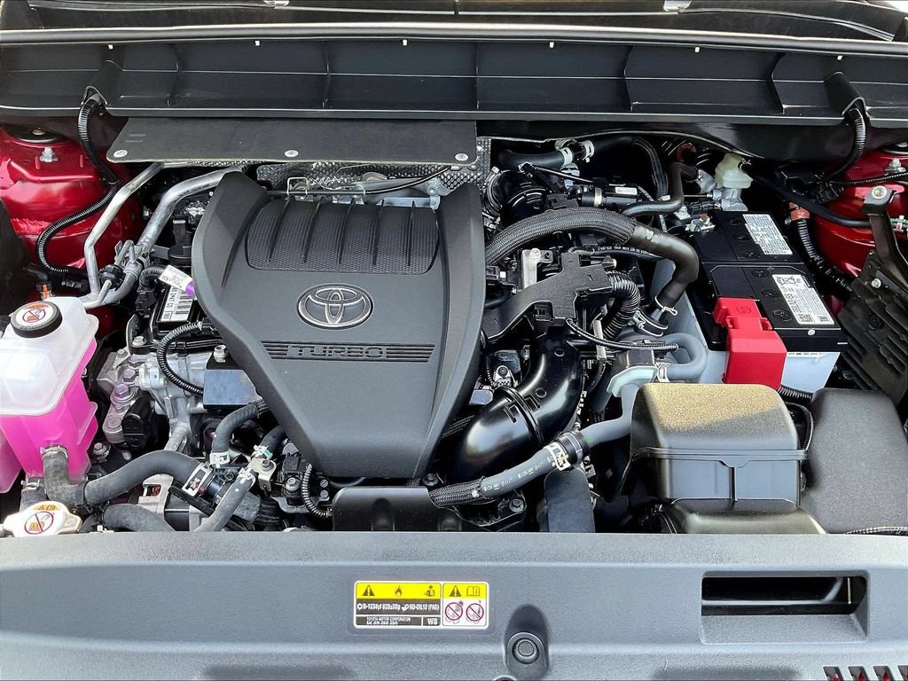Used 2025 Toyota Highlander XLE FWD image 33