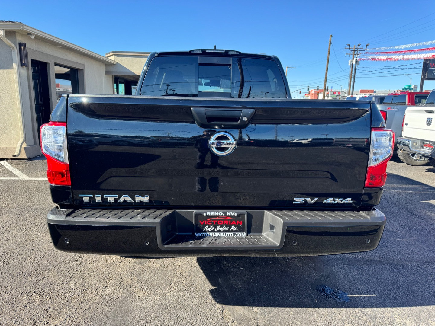 Used 2022 Nissan Titan SV AWD/4WD image 4