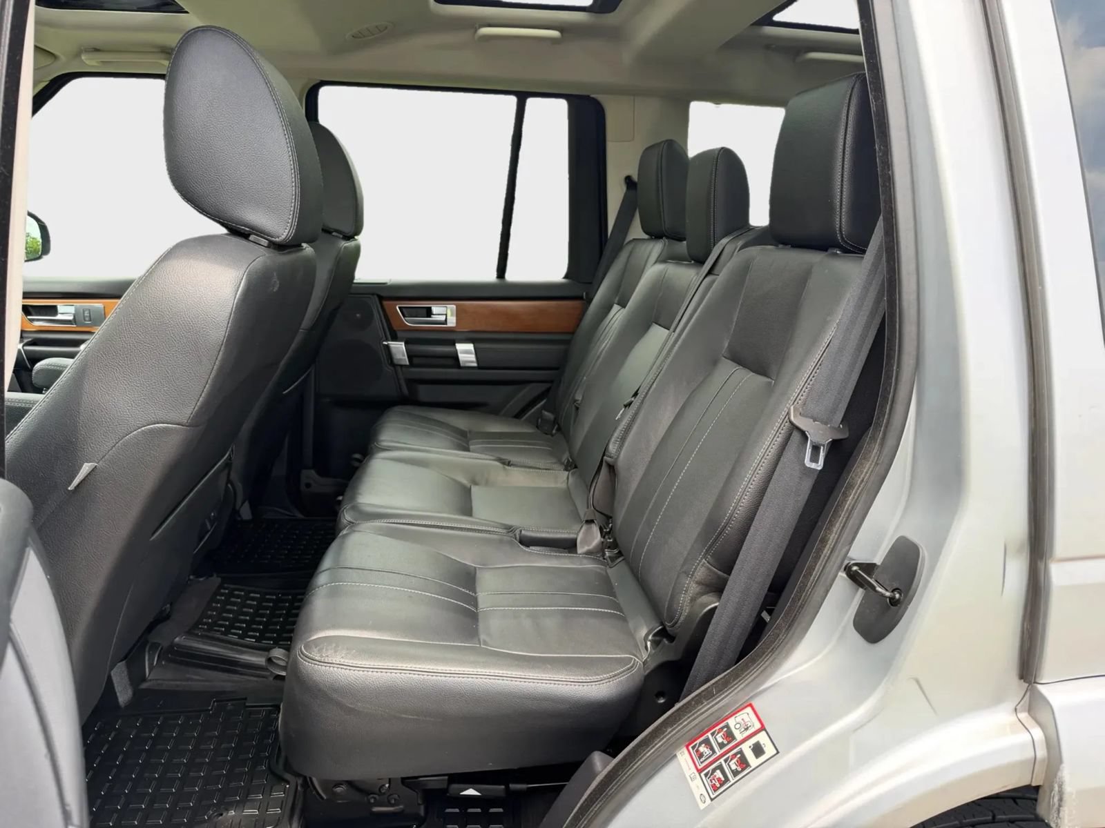 Used 2015 Land Rover LR4 HSE AWD/4WD image 26