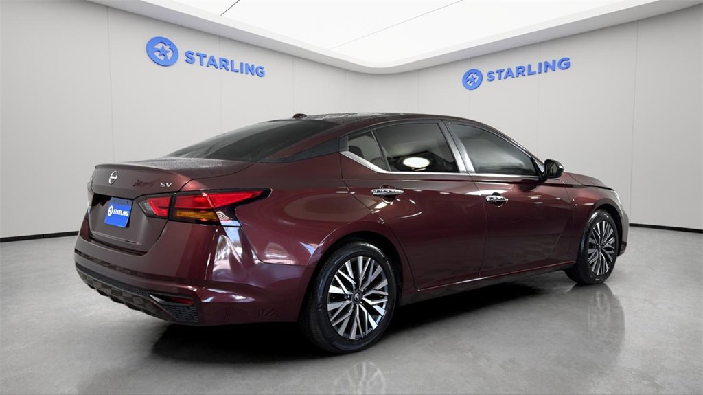 Used 2024 Nissan Altima 2.5 SV image 9