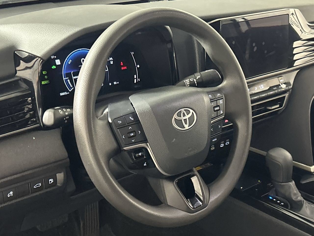 Used 2025 Toyota Camry LE FWD image 14