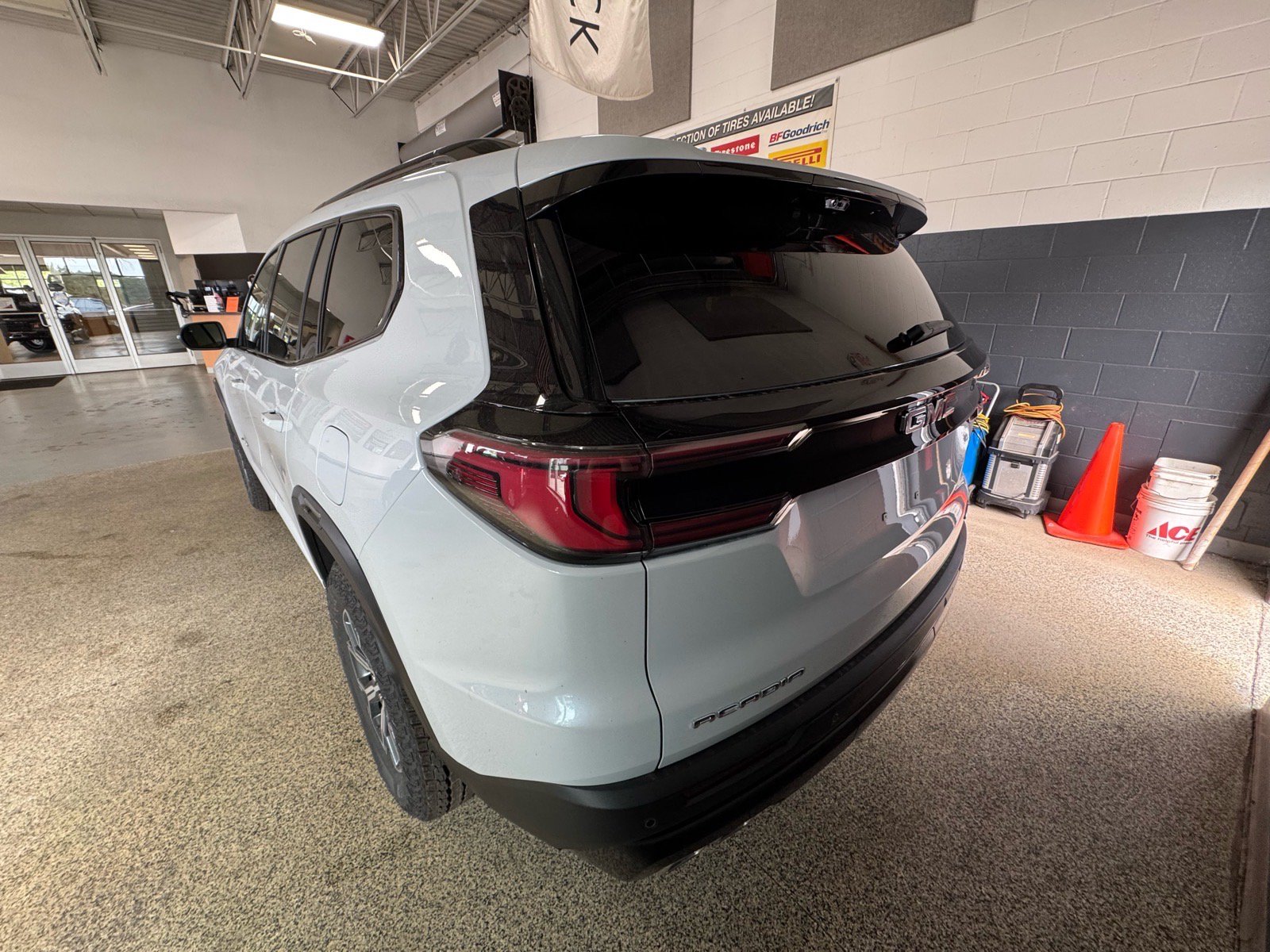 New 2027 GMC Acadia AT4 w/ Luxury Package AWD/4WD image 7